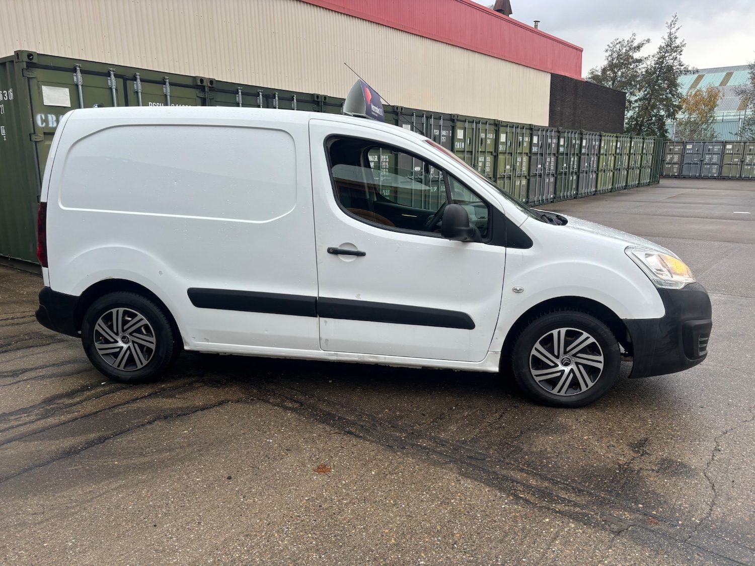 Used Citroen Berlingo 2017 for sale - 76690726: Photo 2