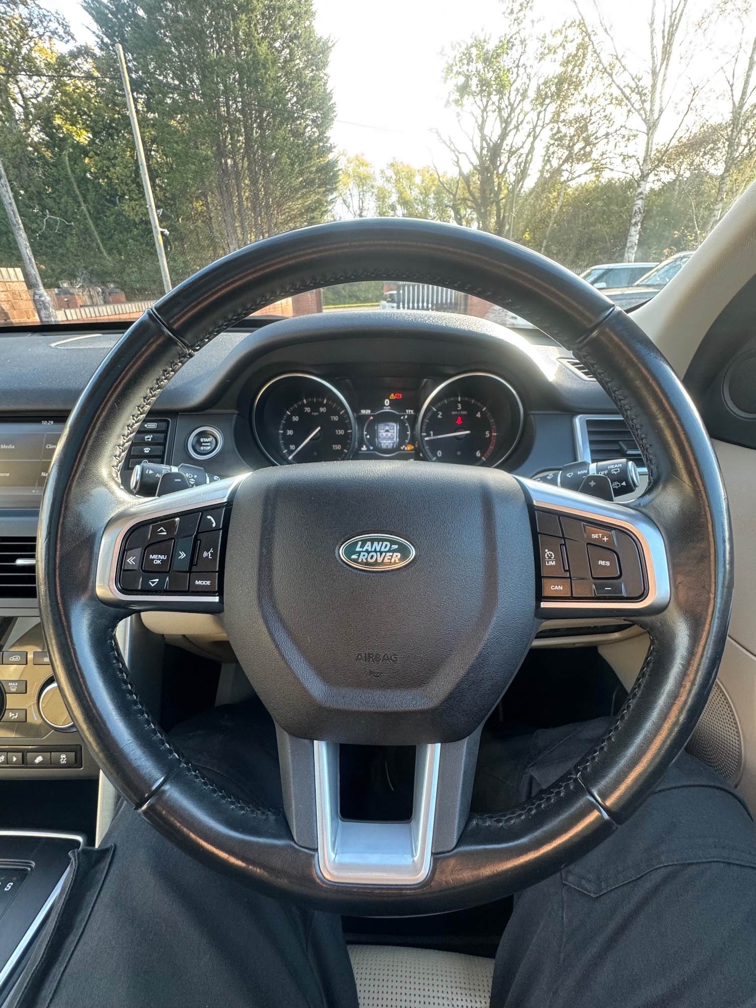 Used Land Rover Discovery Sport 2017 for sale - 76334862: Photo 11