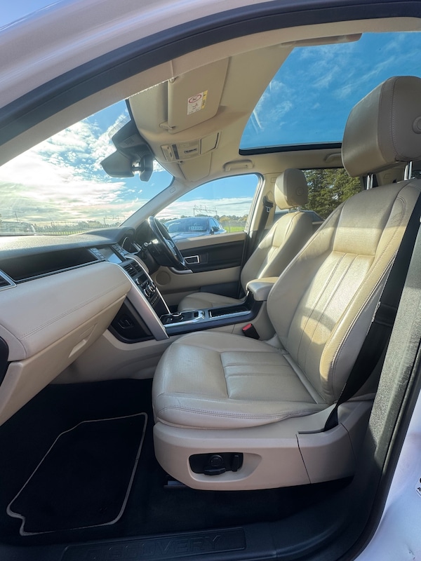 Used Land Rover Discovery Sport 2017 for sale - 76334862: Photo 7