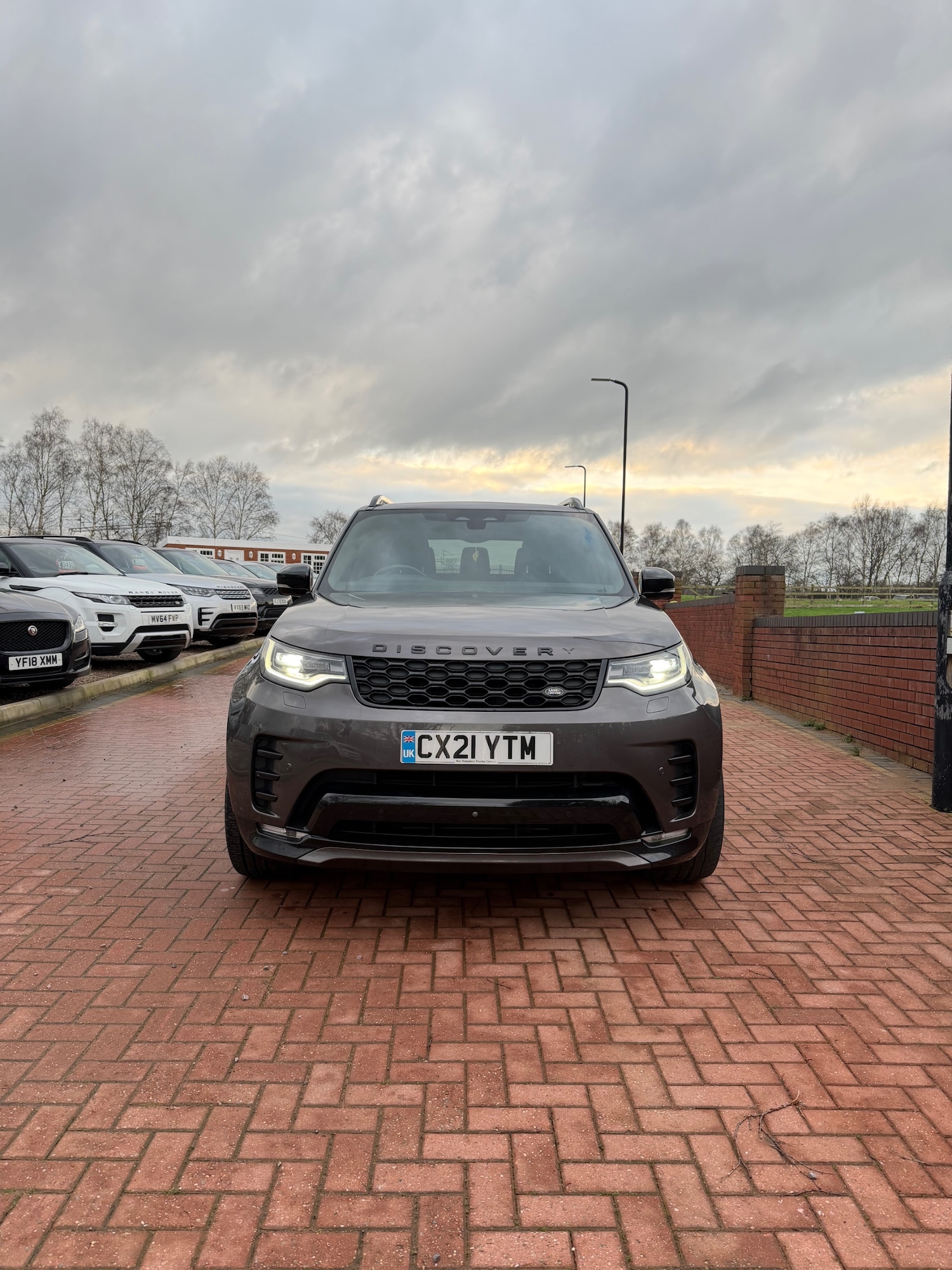 Used Land Rover Discovery 2021 for sale - 77494932: Photo 2