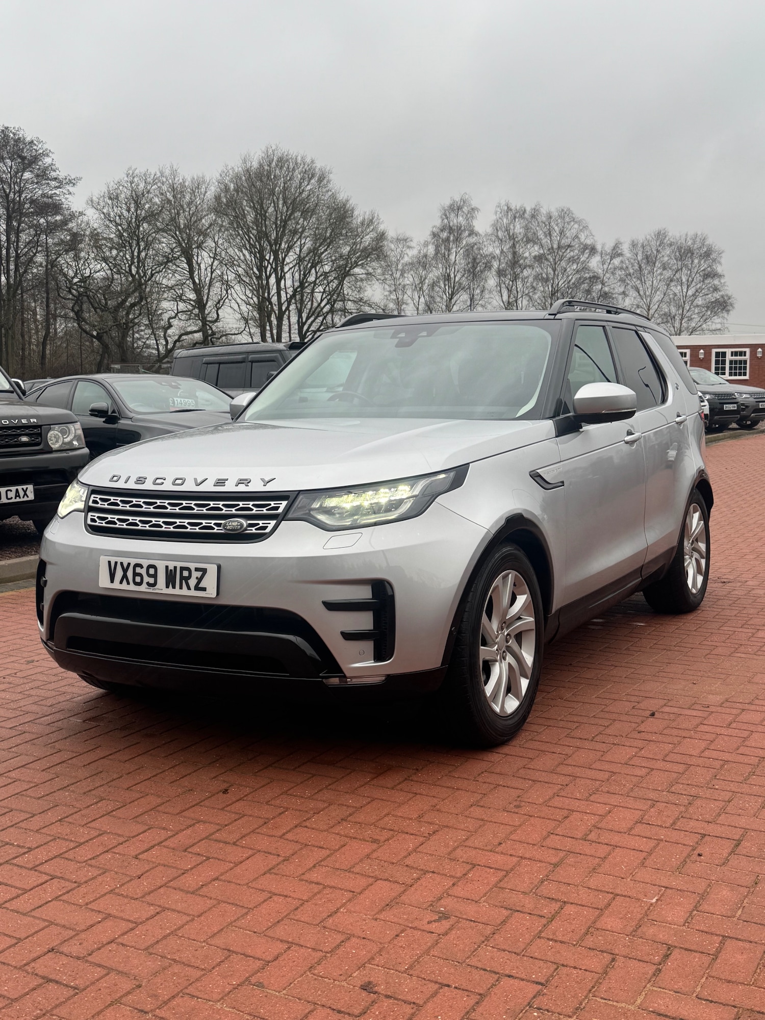 Used Land Rover Discovery 2019 for sale - 77247865: Photo 2
