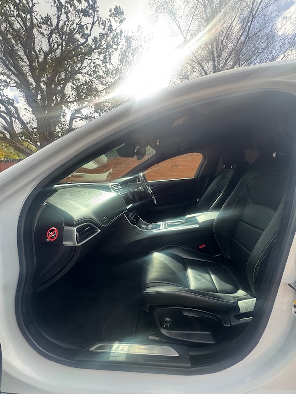 Used Jaguar XE 2015 for sale - 76177218: Photo 10
