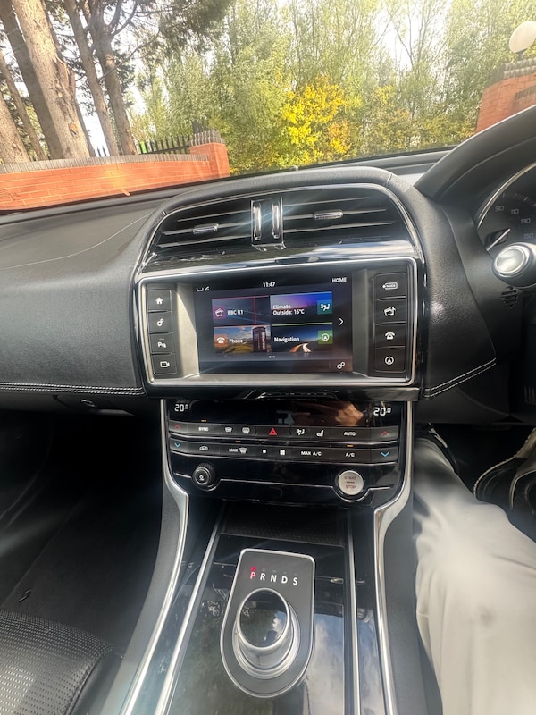 Used Jaguar XE 2015 for sale - 76177218: Photo 14