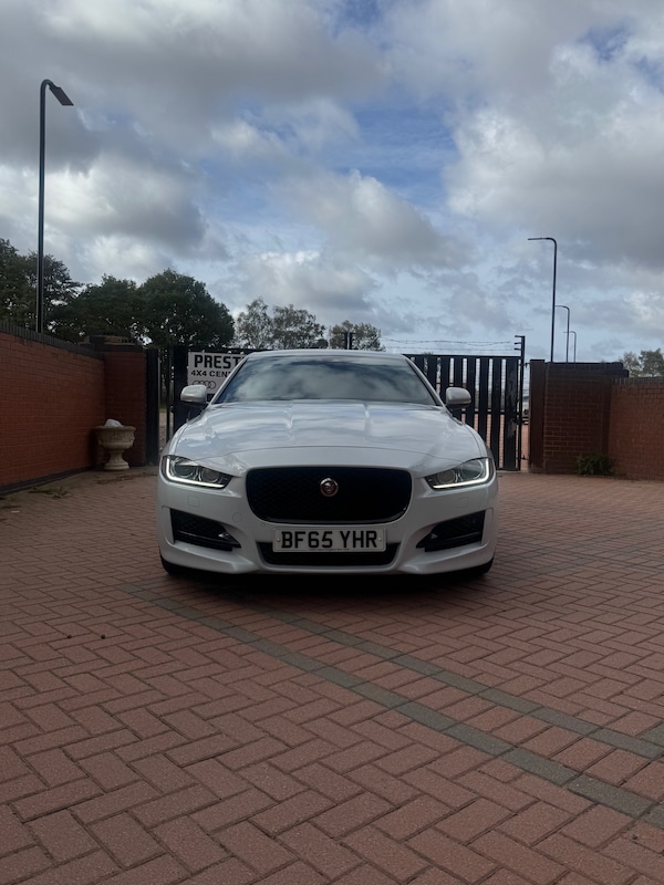 Used Jaguar XE 2015 for sale - 76177218: Photo 2