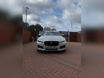 Used Jaguar XE 2015 for sale - 76177218: Photo 2