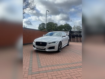 Used Jaguar XE 2015 for sale - 76177218: Photo 3