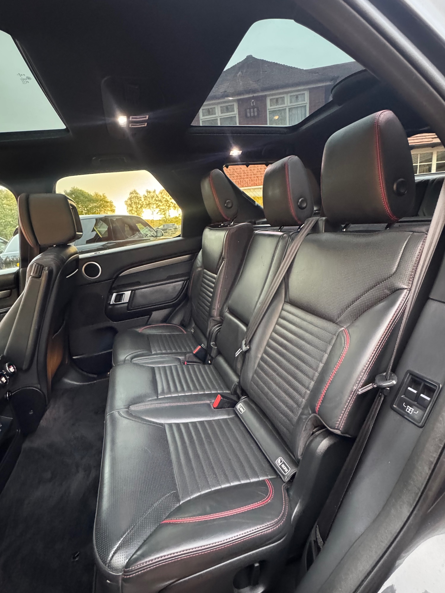 Used Land Rover Discovery 2017 for sale - 76437987: Photo 10