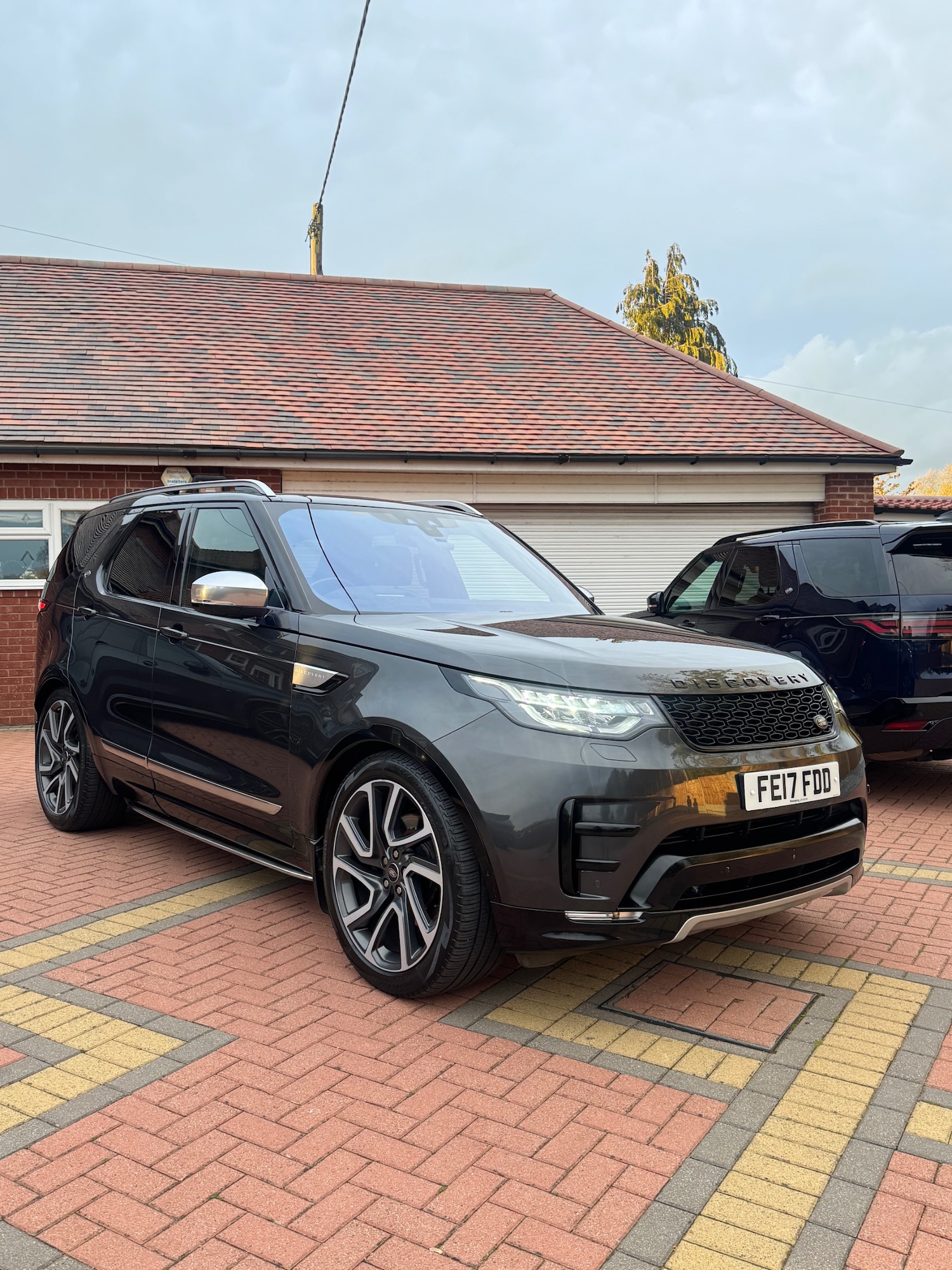 Used Land Rover Discovery 2017 for sale - 76437987: Photo 3