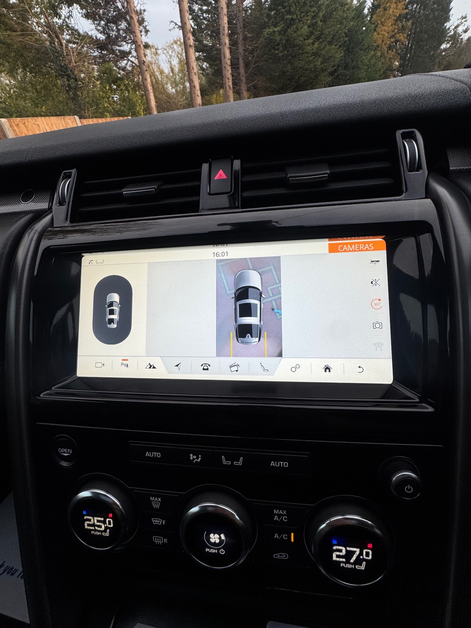 Used Land Rover Discovery 2017 for sale - 76437987: Photo 30