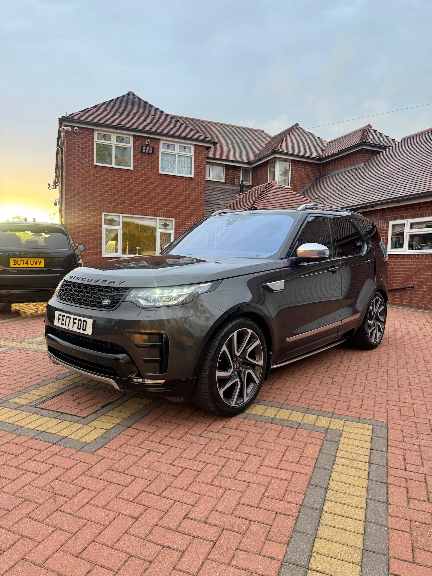 Used Land Rover Discovery 2017 for sale - 76437987: Photo 4