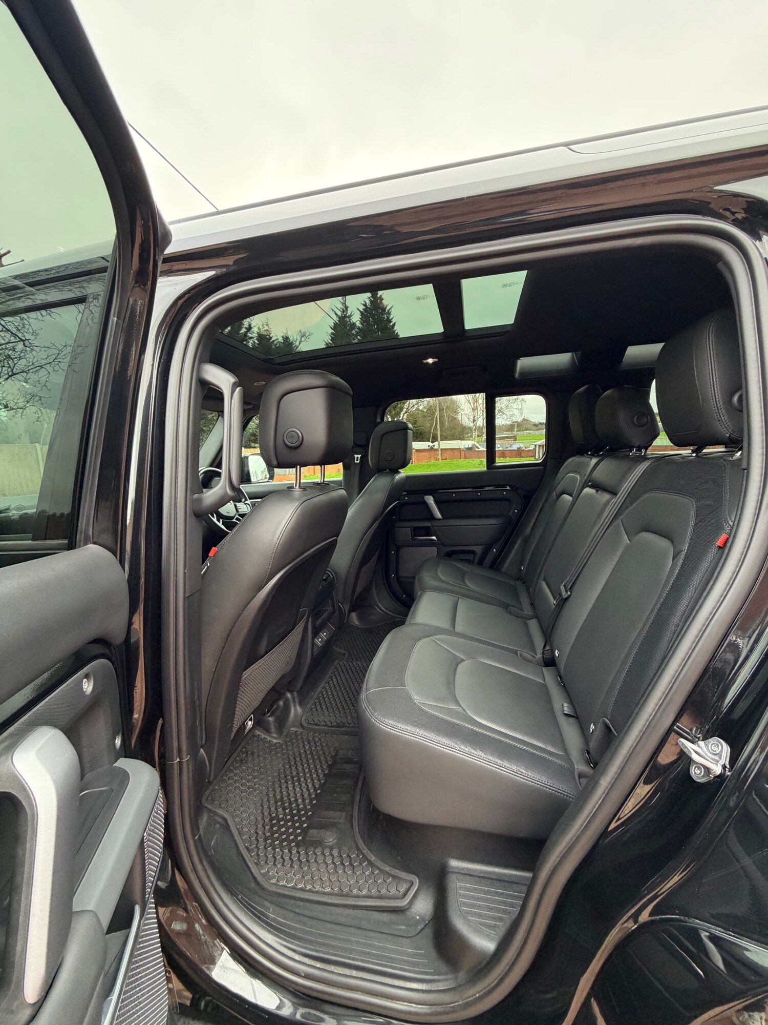 Used Land Rover Defender 2023 for sale - 77707795: Photo 15