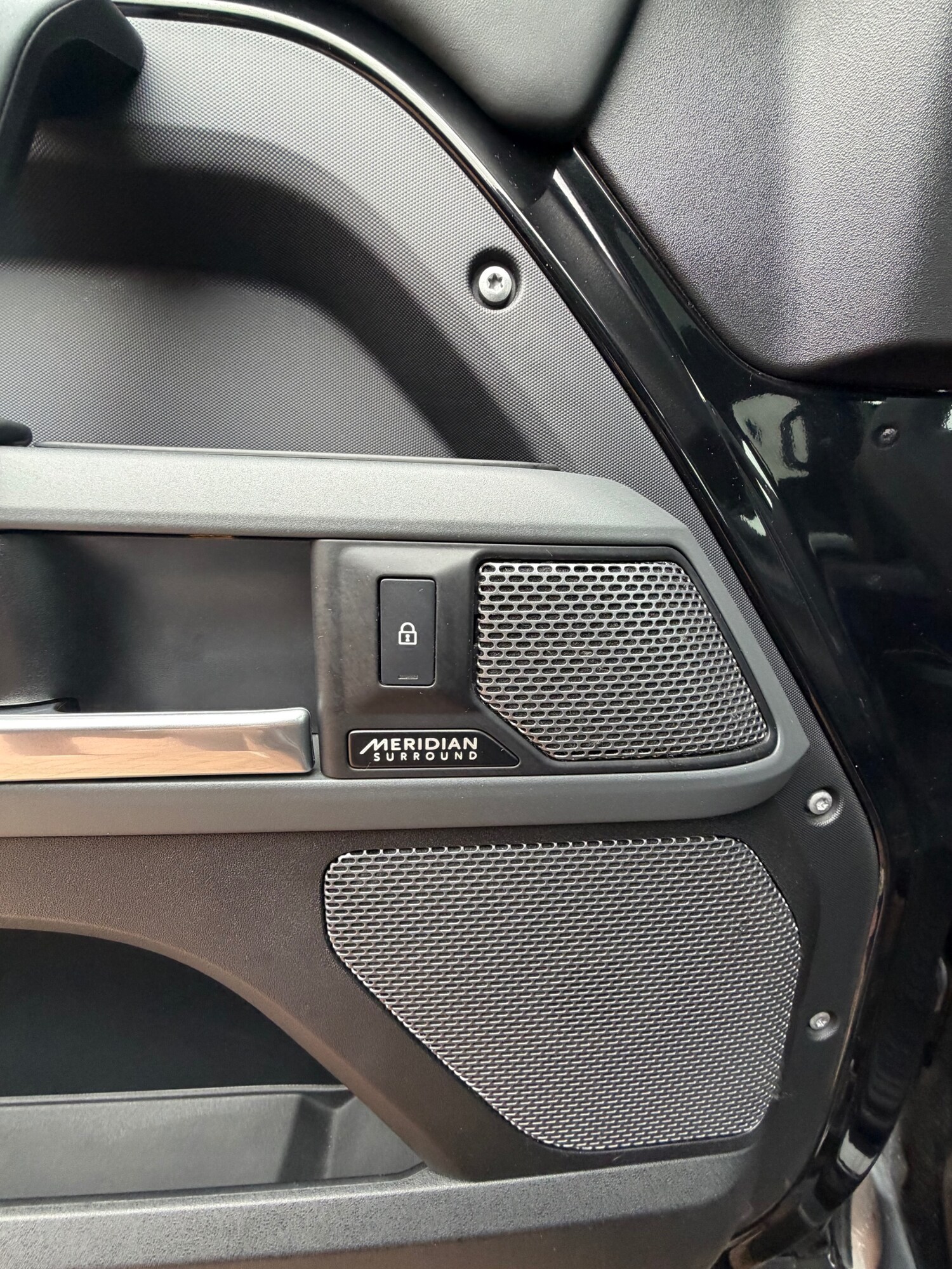 Used Land Rover Defender 2023 for sale - 77707795: Photo 18