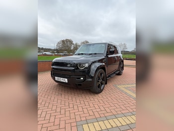 Used Land Rover Defender 2023 for sale - 77707795: Photo