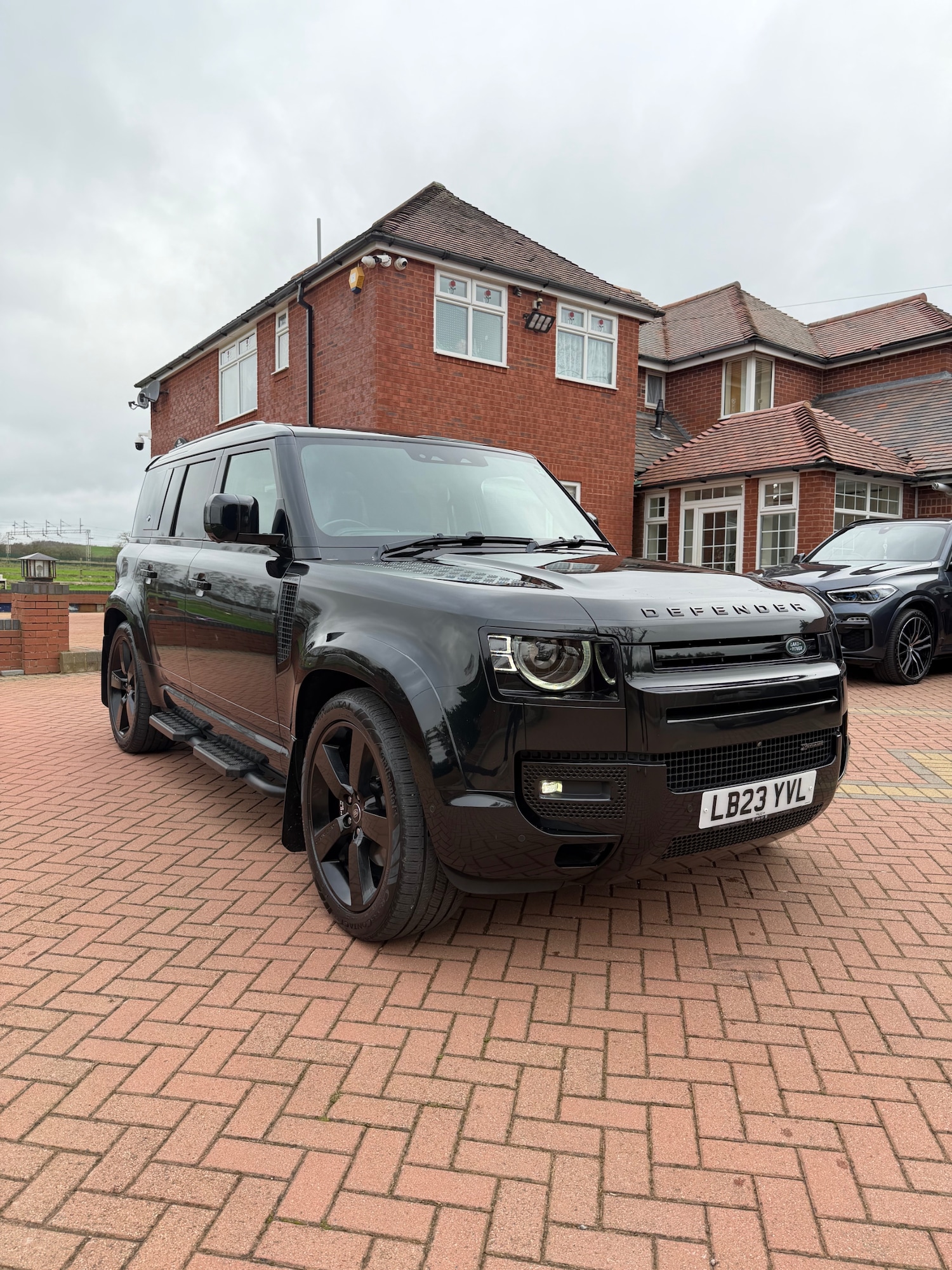 Used Land Rover Defender 2023 for sale - 77707795: Photo 2
