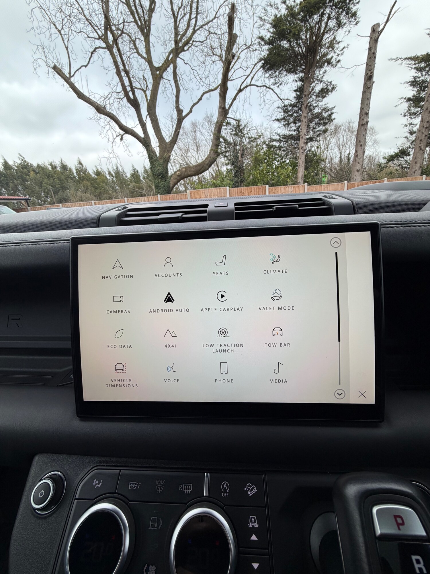 Used Land Rover Defender 2023 for sale - 77707795: Photo 22