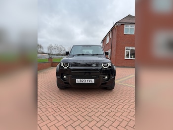Used Land Rover Defender 2023 for sale - 77707795: Photo