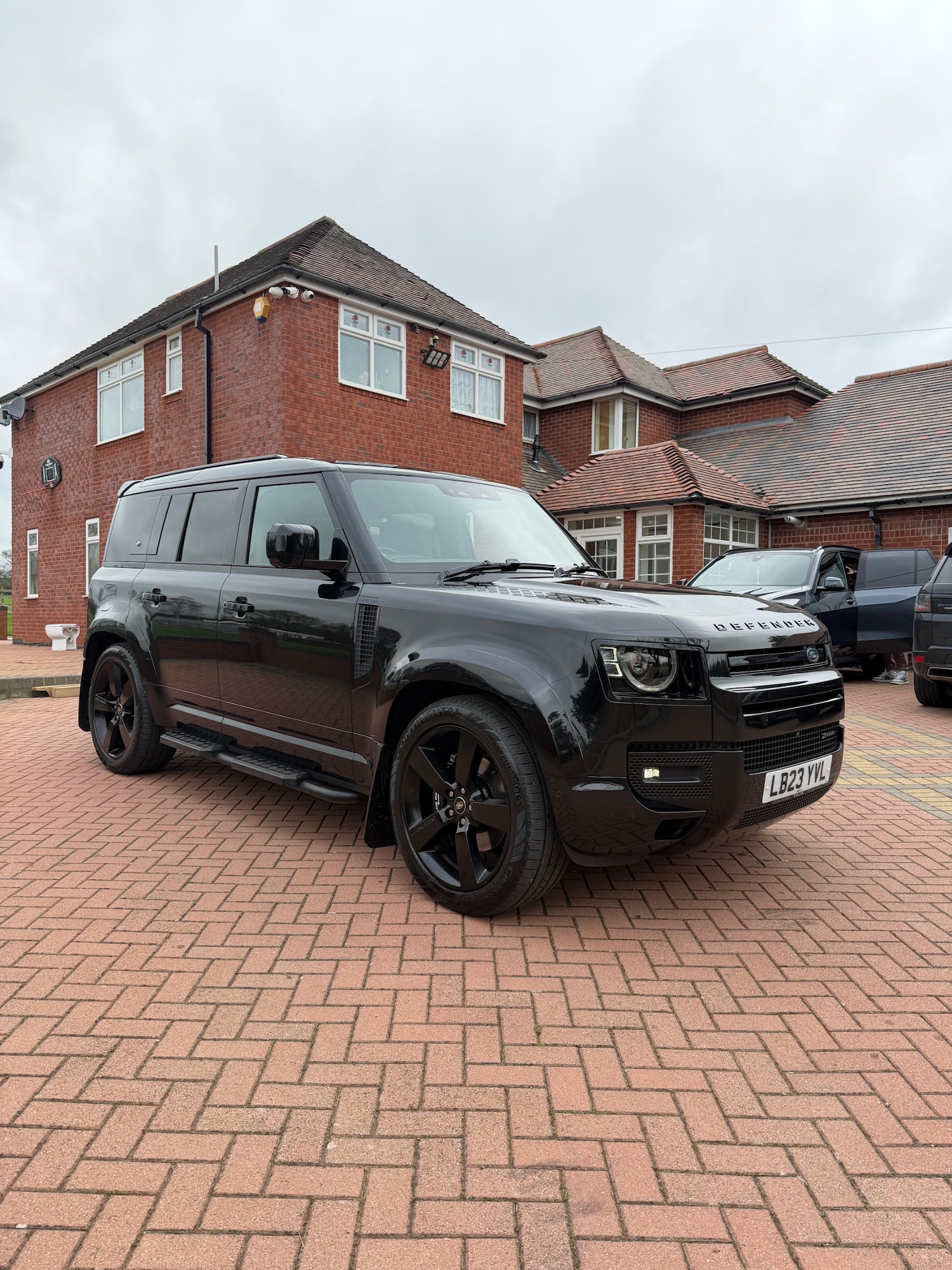 Used Land Rover Defender 2023 for sale - 77707795: Photo 4