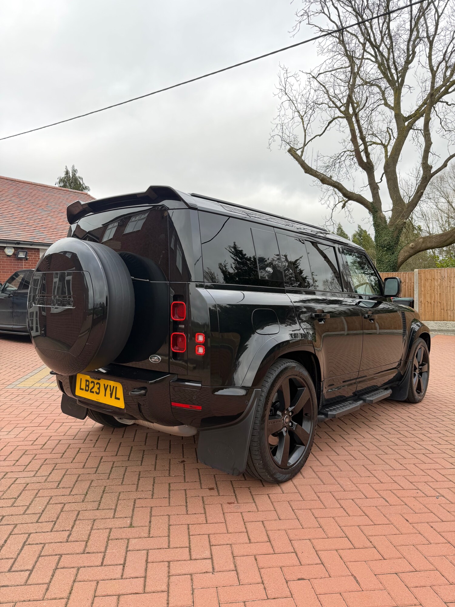 Used Land Rover Defender 2023 for sale - 77707795: Photo 7