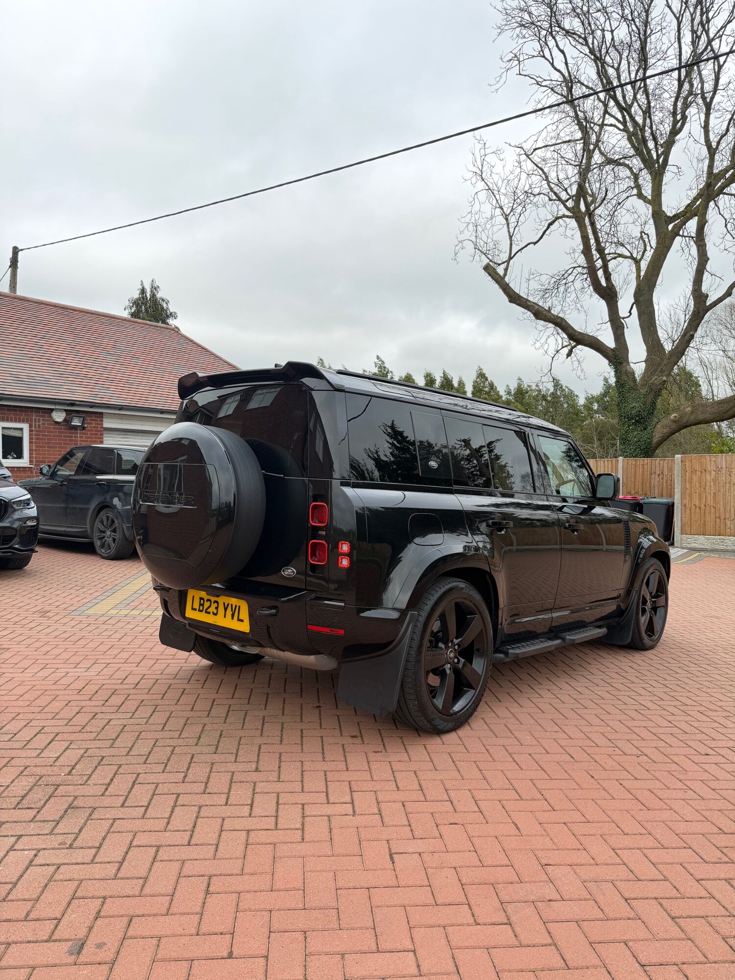 Used Land Rover Defender 2023 for sale - 77707795: Photo 8