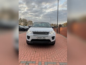 Used Land Rover Discovery Sport 2018 for sale - 76518093: Photo