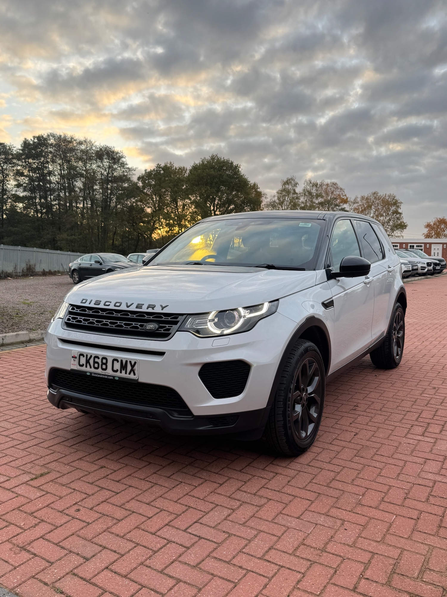 Used Land Rover Discovery Sport 2018 for sale - 76518093: Photo 2