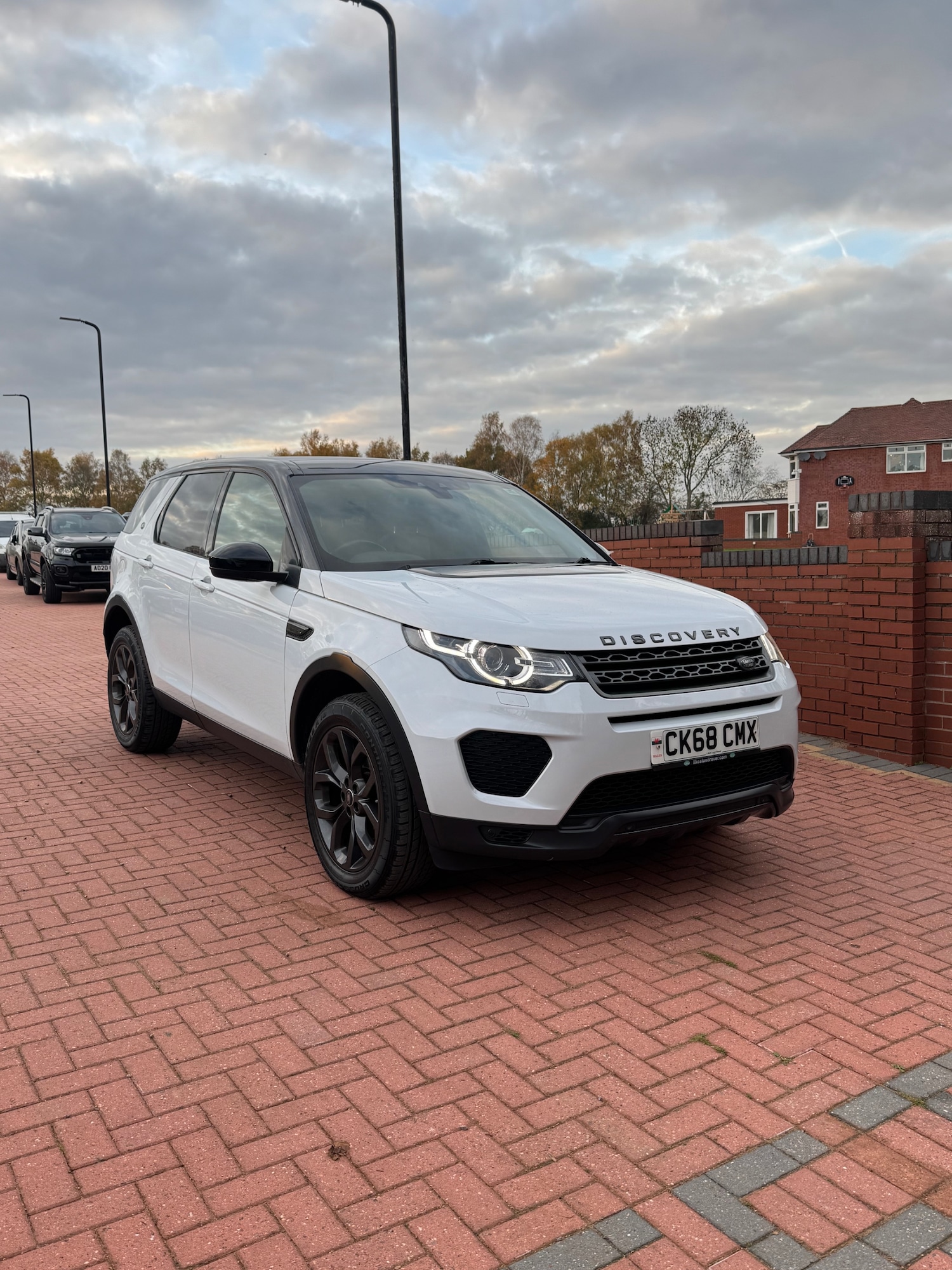 Used Land Rover Discovery Sport 2018 for sale - 76518093: Photo 3