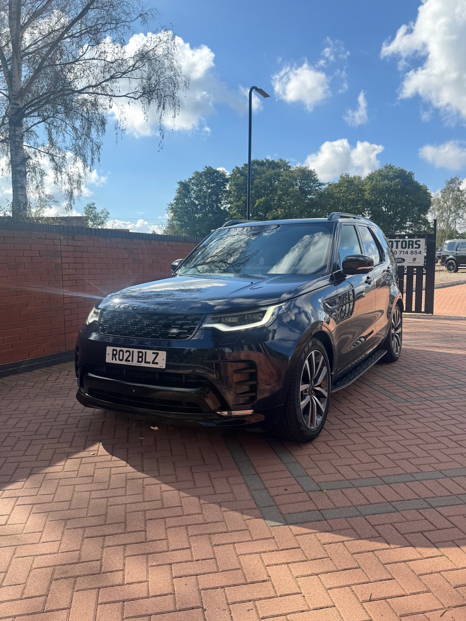 Used Land Rover Discovery 2021 for sale - 76097309: Photo 1