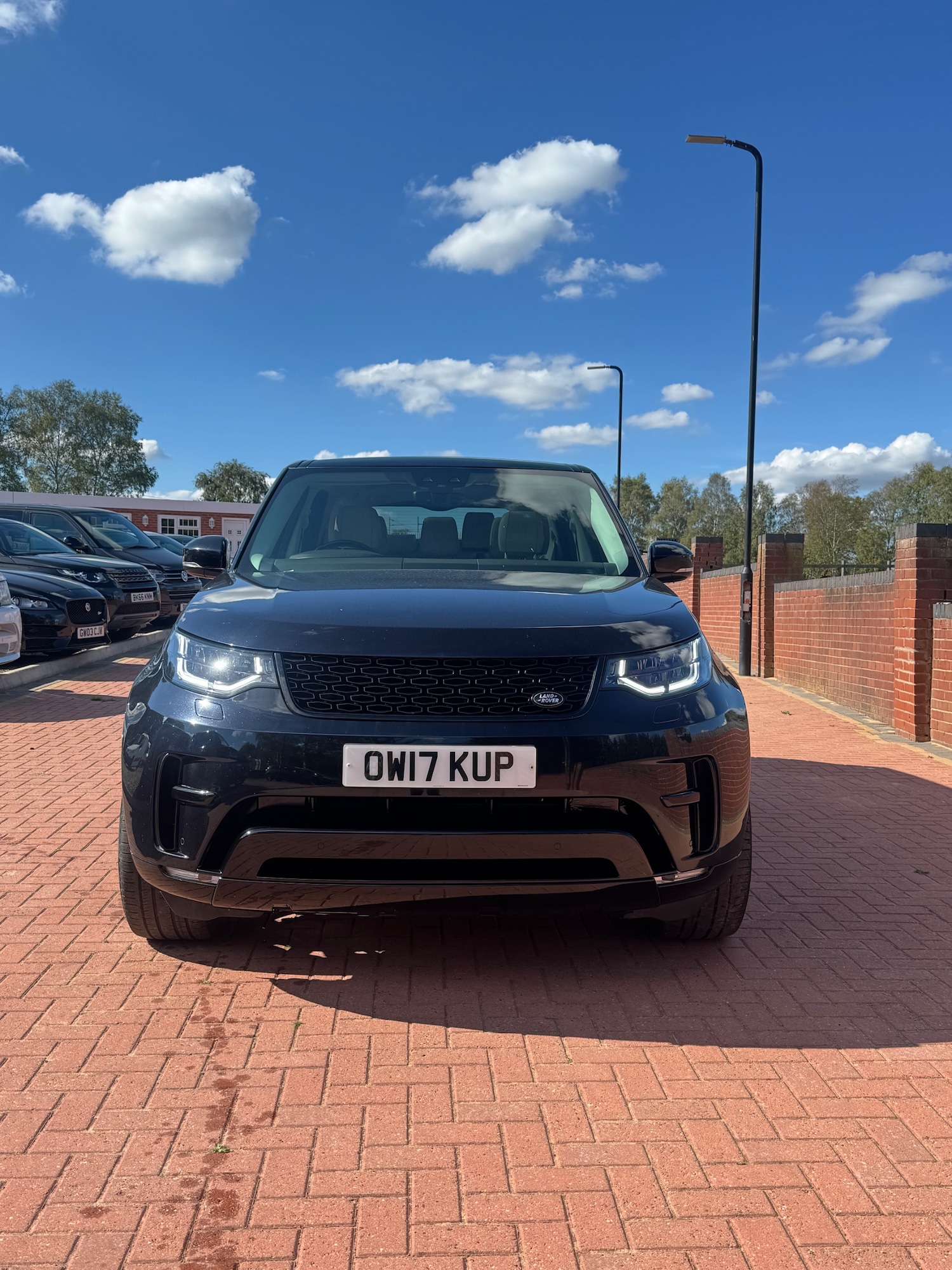 Used Land Rover Discovery 2017 for sale - 76058243: Photo 3