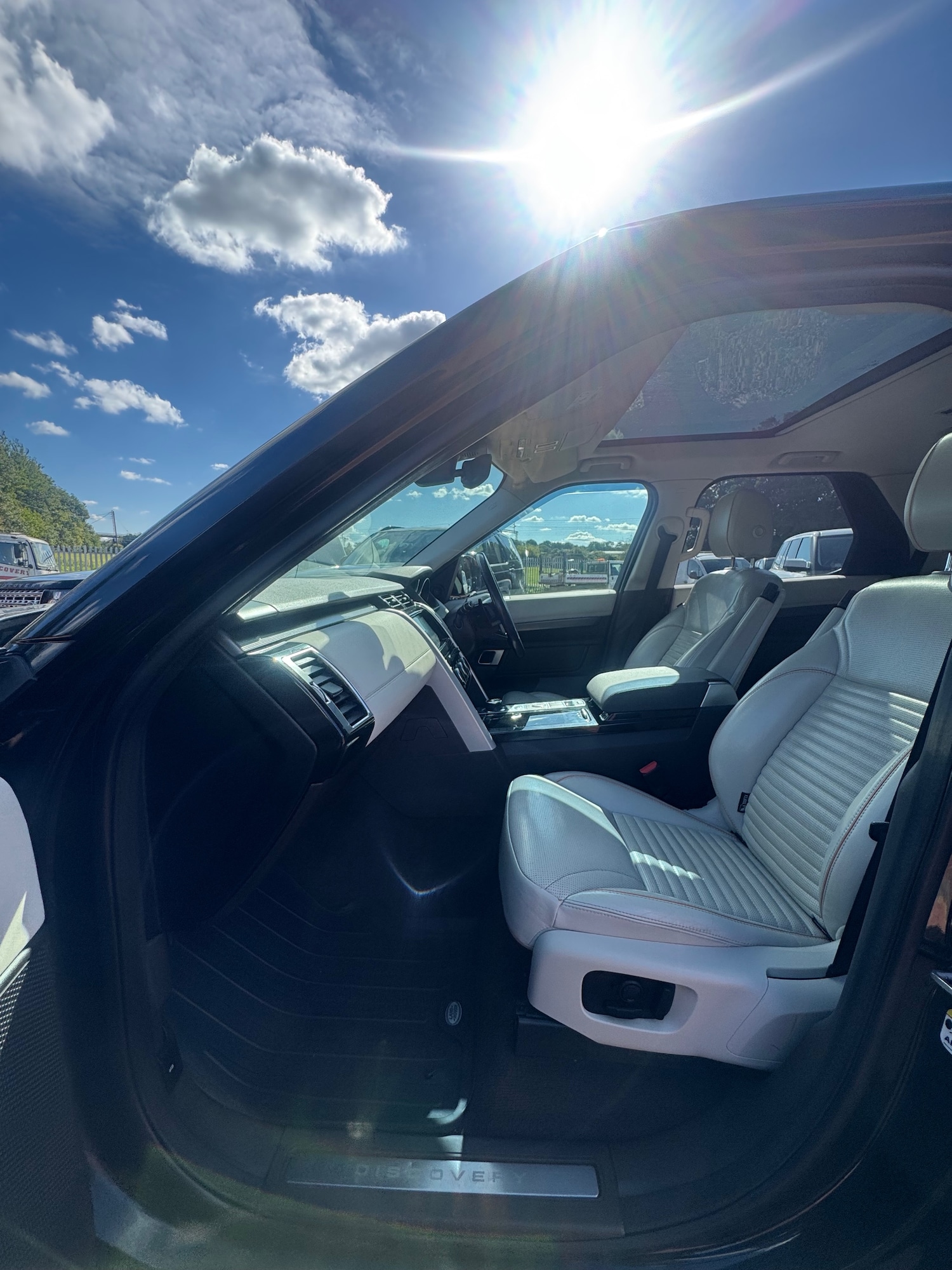 Used Land Rover Discovery 2017 for sale - 76058243: Photo 8