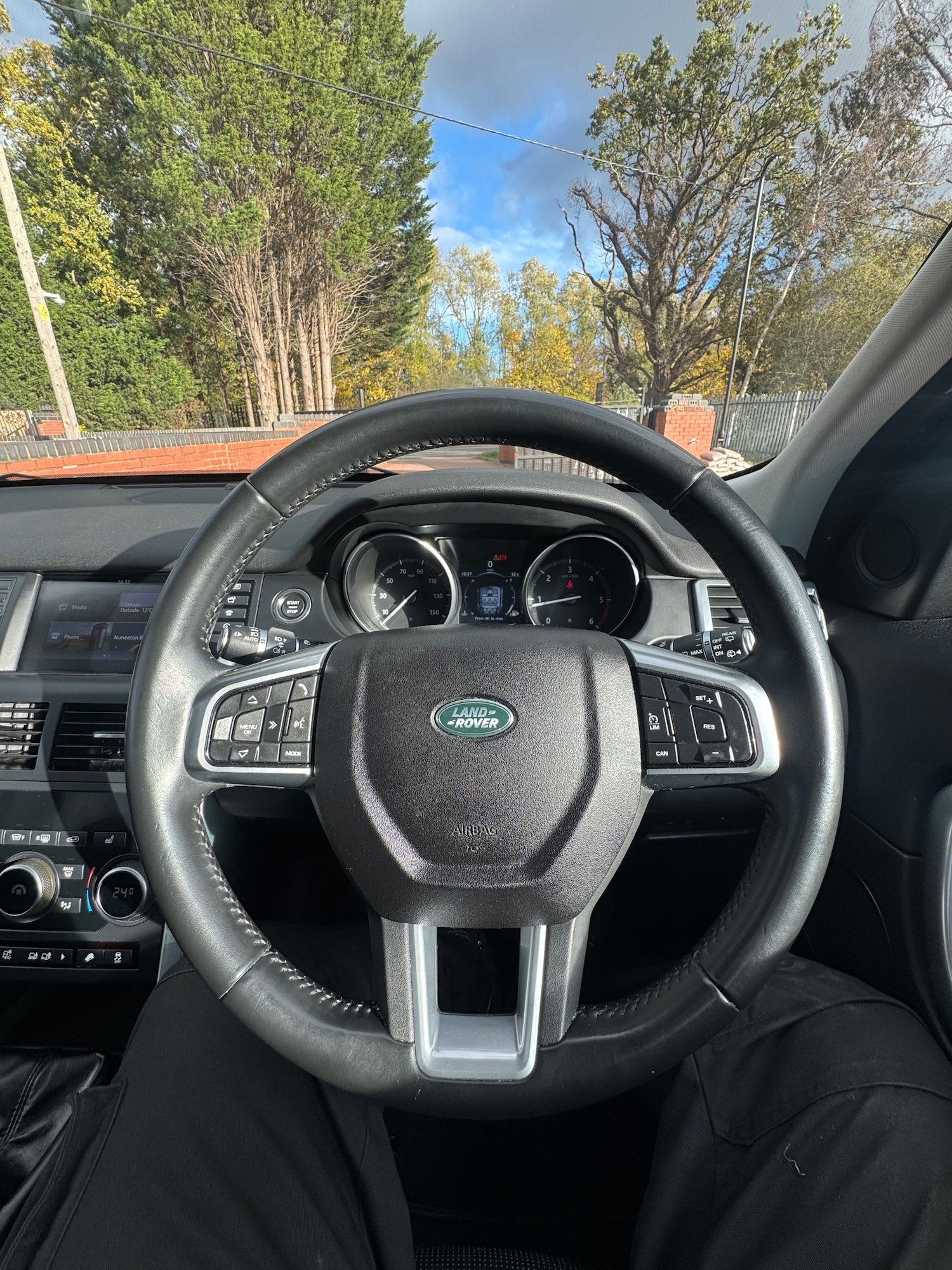 Used Land Rover Discovery Sport 2017 for sale - 76375423: Photo 15