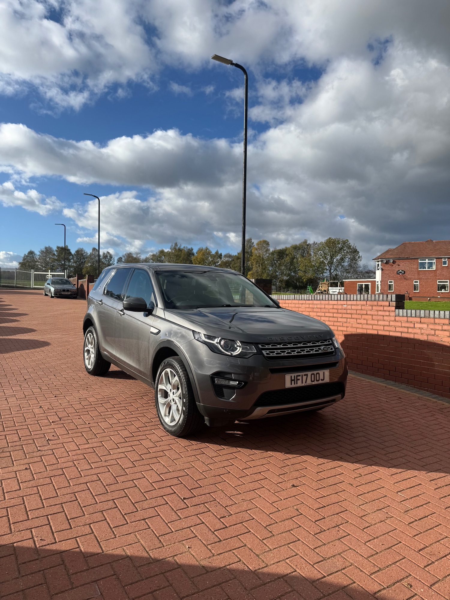 Used Land Rover Discovery Sport 2017 for sale - 76375423: Photo 3