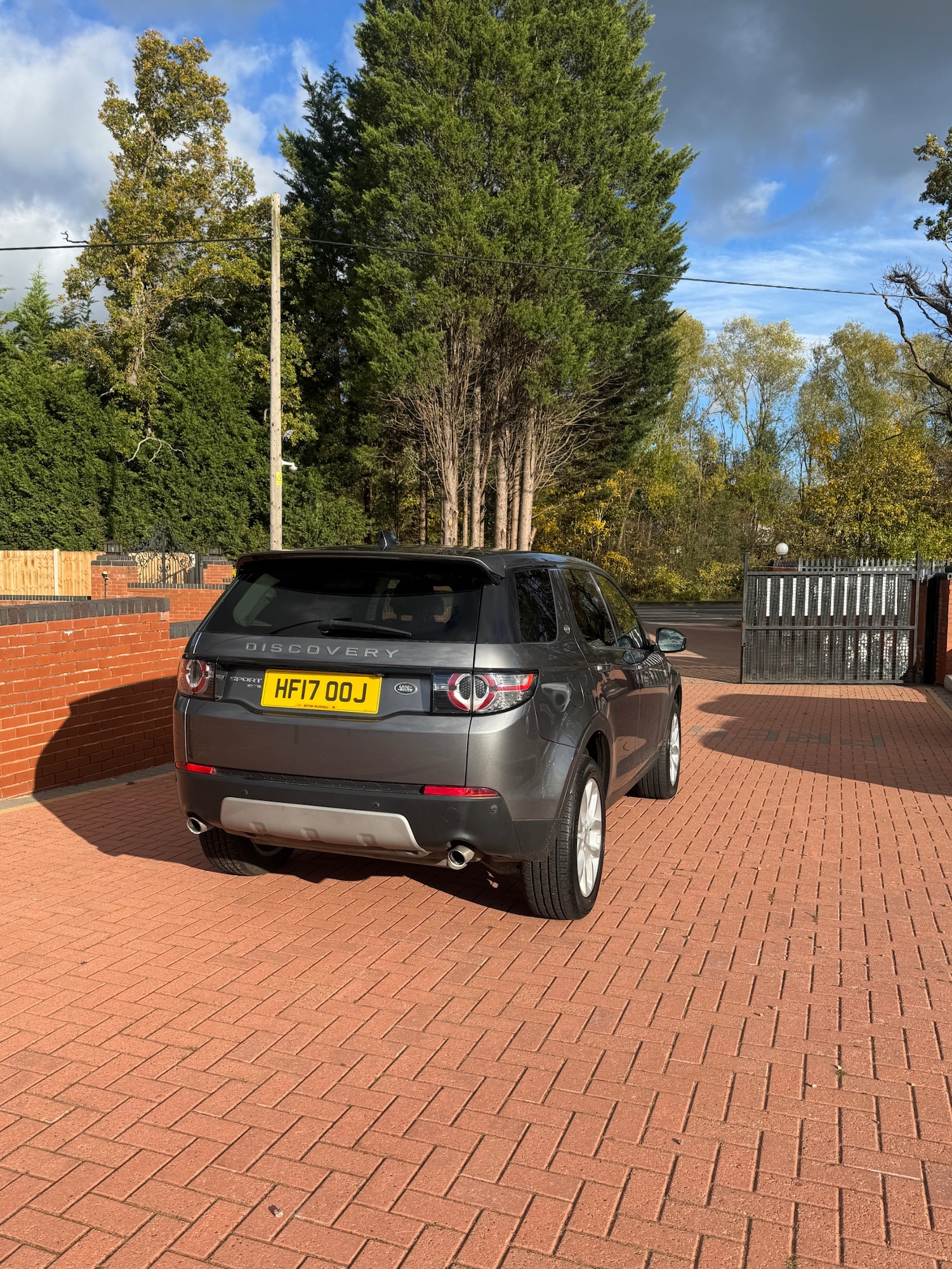 Used Land Rover Discovery Sport 2017 for sale - 76375423: Photo 4
