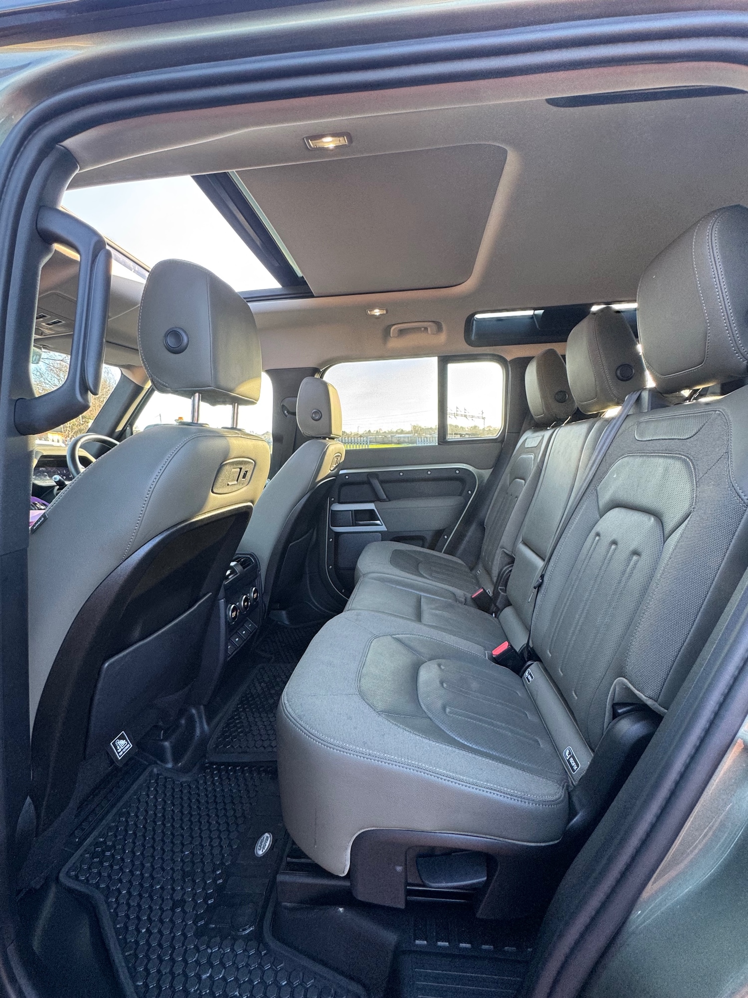 Used Land Rover Defender 2020 for sale - 77164854: Photo 11