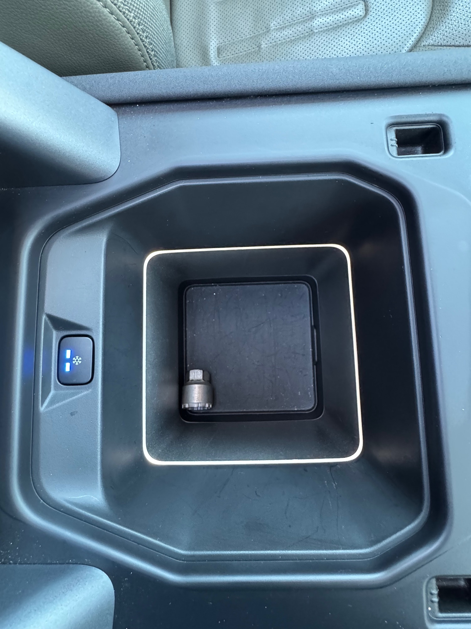 Used Land Rover Defender 2020 for sale - 77164854: Photo 15