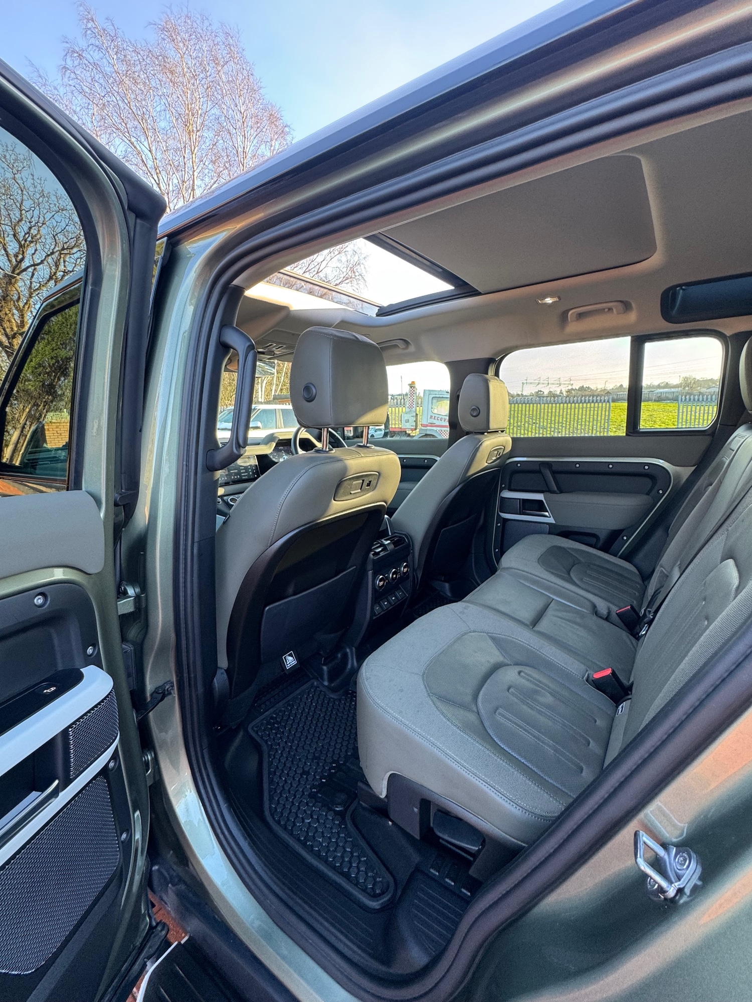 Used Land Rover Defender 2020 for sale - 77164854: Photo 9