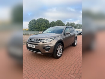 Used Land Rover Discovery Sport 2016 for sale - 79210880: Photo