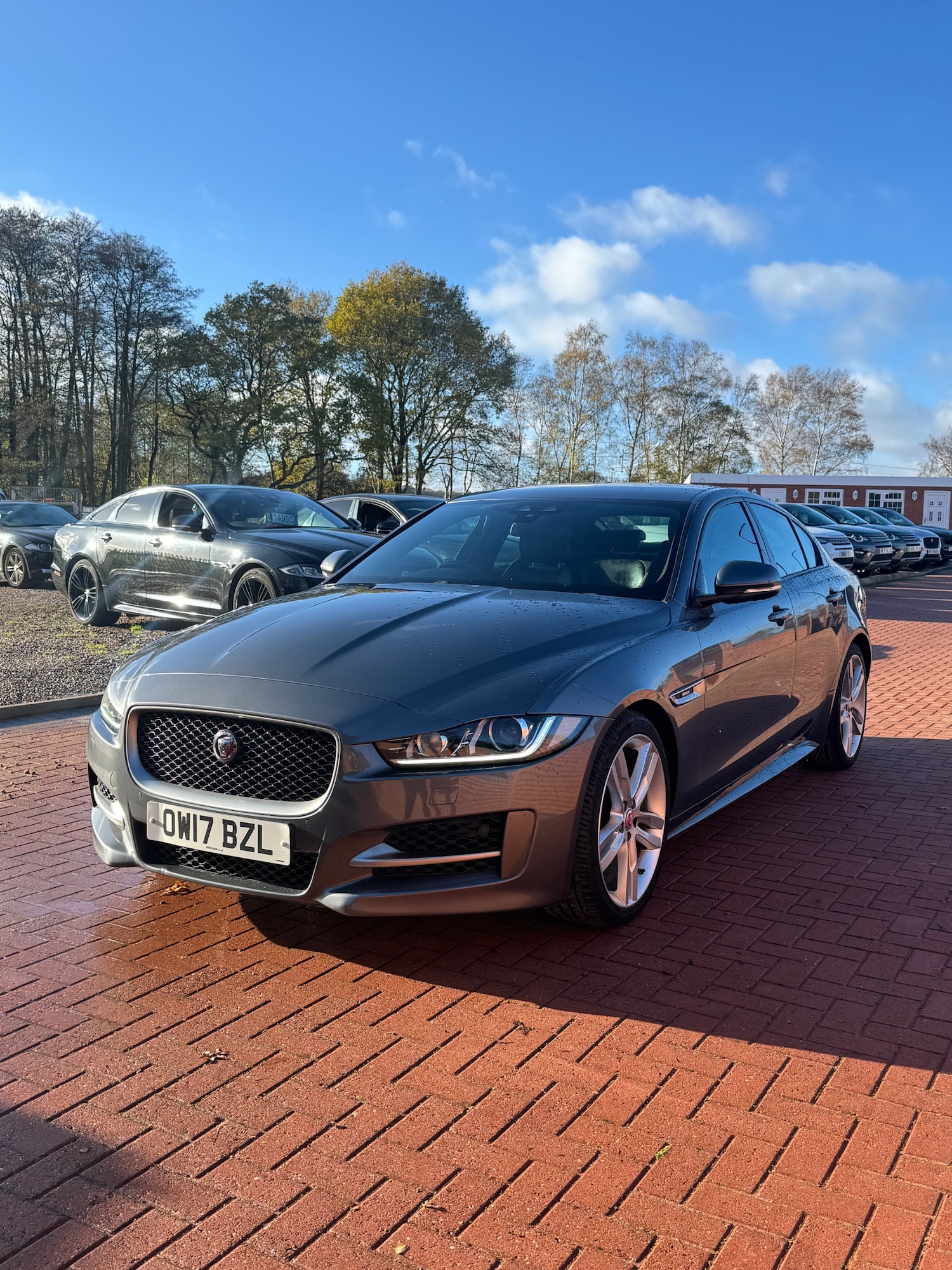 Used Jaguar XE 2017 for sale - 76669224: Photo 3