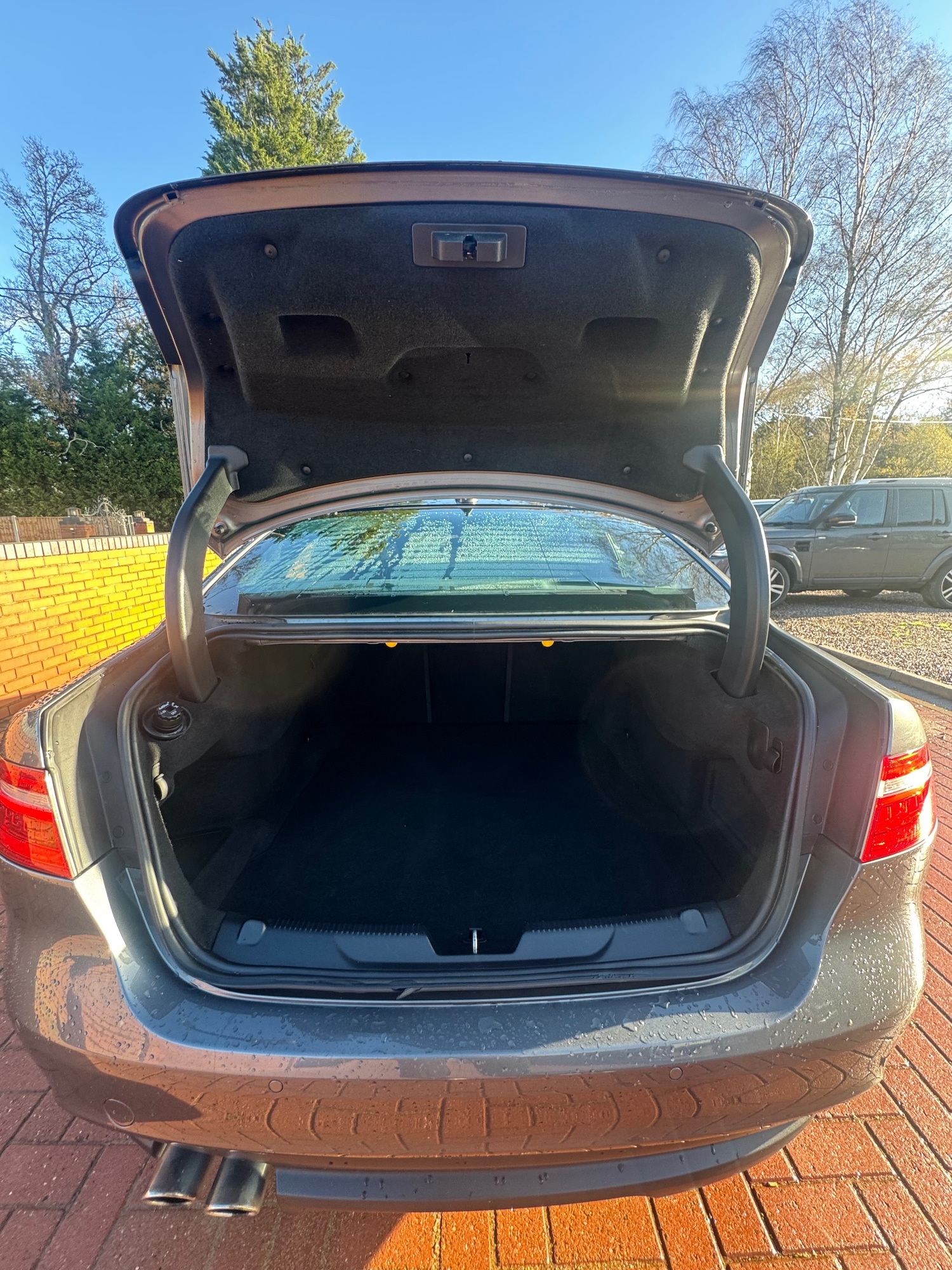 Used Jaguar XE 2017 for sale - 76669224: Photo 7