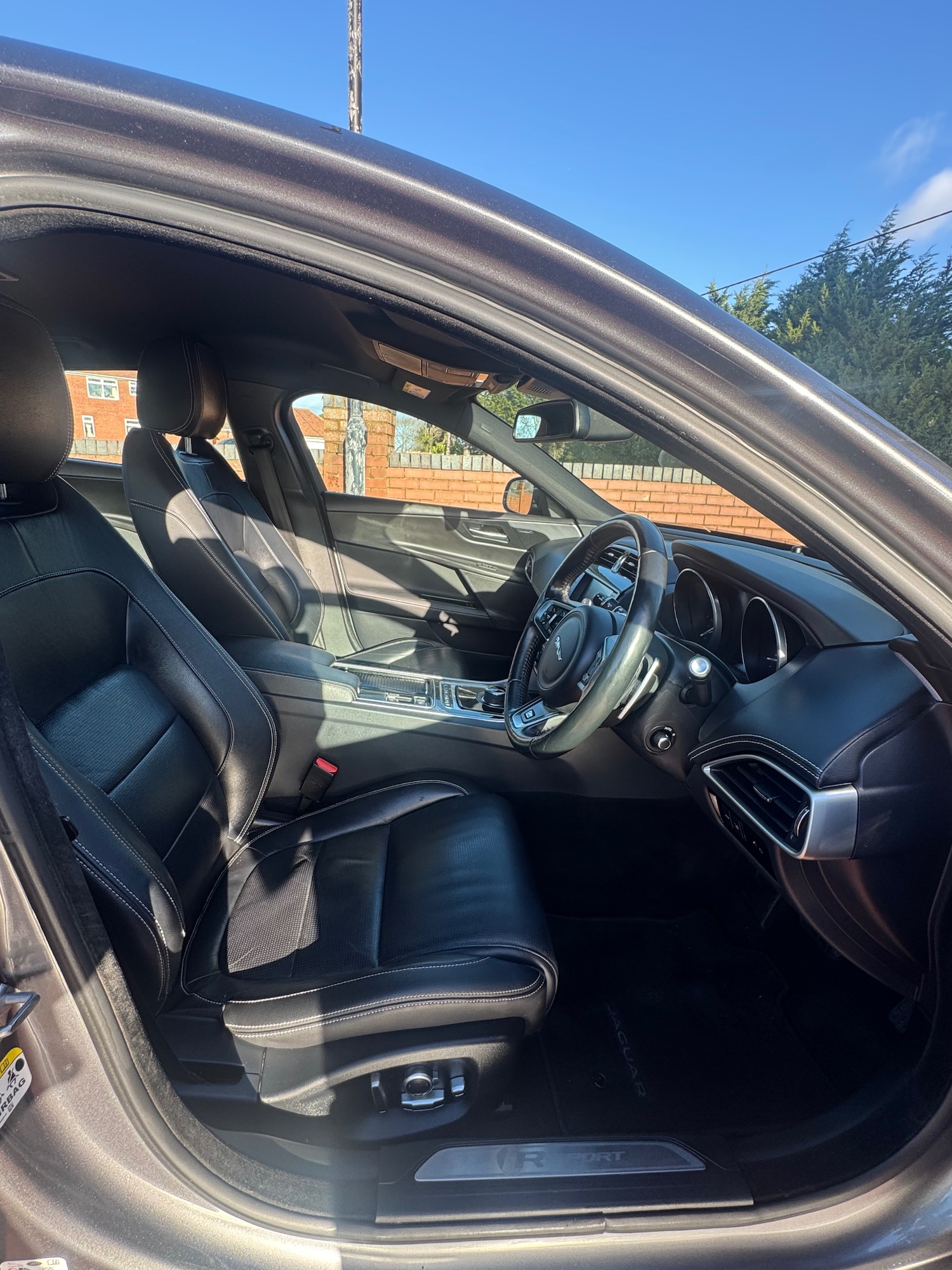 Used Jaguar XE 2017 for sale - 76669224: Photo 8