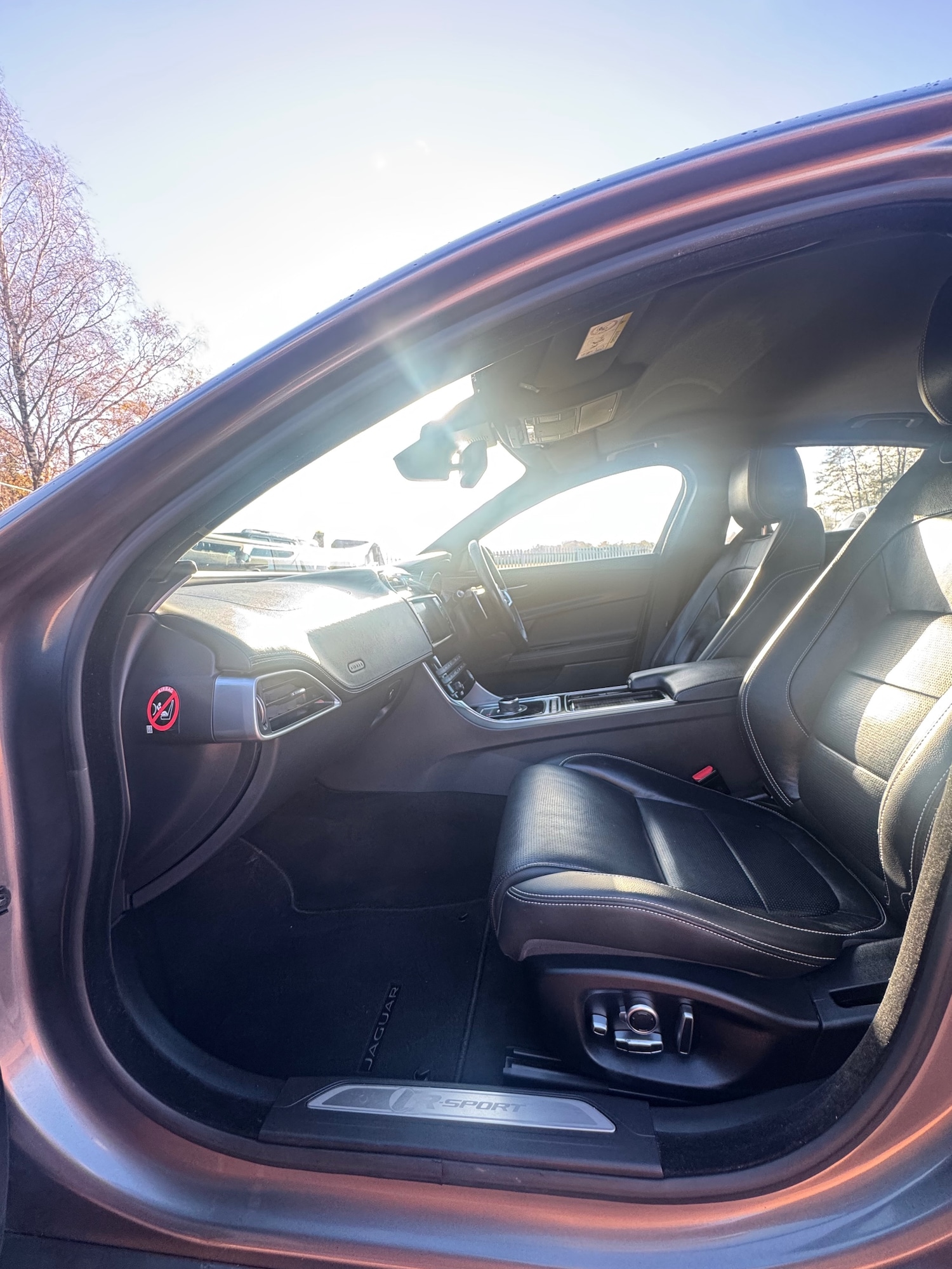 Used Jaguar XE 2017 for sale - 76669224: Photo 9