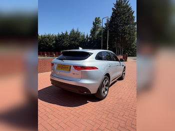 Used Jaguar F-Pace 2018 for sale - 79185673: Photo