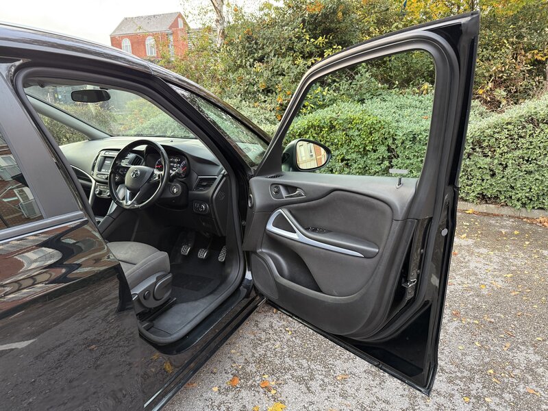Used Vauxhall Zafira 2018 for sale - 76394957: Photo 18