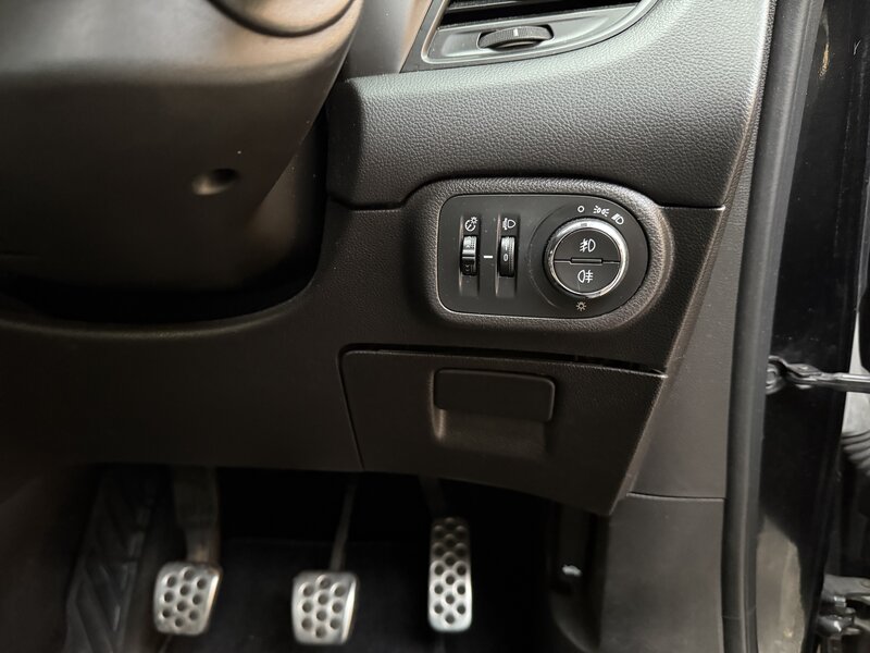 Used Vauxhall Zafira 2018 for sale - 76394957: Photo 27