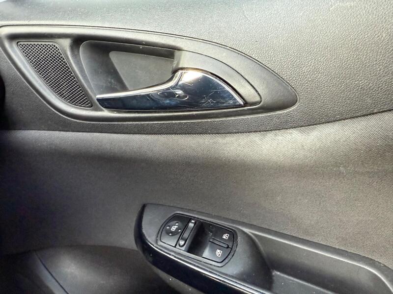 Used Vauxhall Corsa 2015 for sale - 78150199: Photo 25