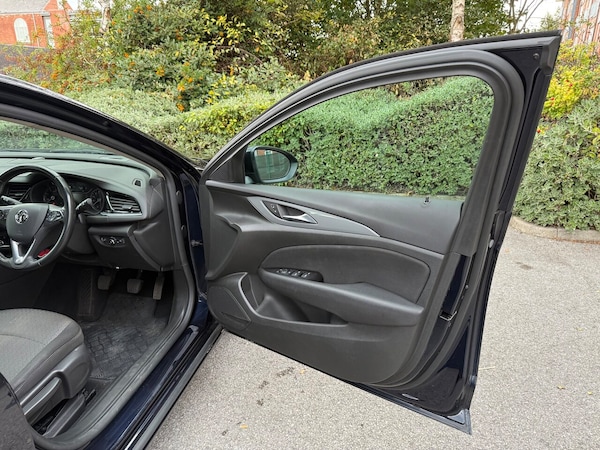 Used Vauxhall Insignia 2018 for sale - 75723348: Photo 14