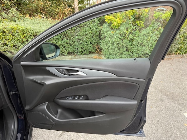 Used Vauxhall Insignia 2018 for sale - 75723348: Photo 15
