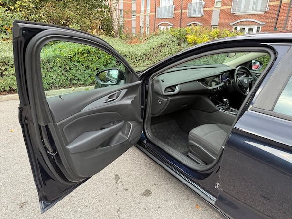 Used Vauxhall Insignia 2018 for sale - 75723348: Photo 39
