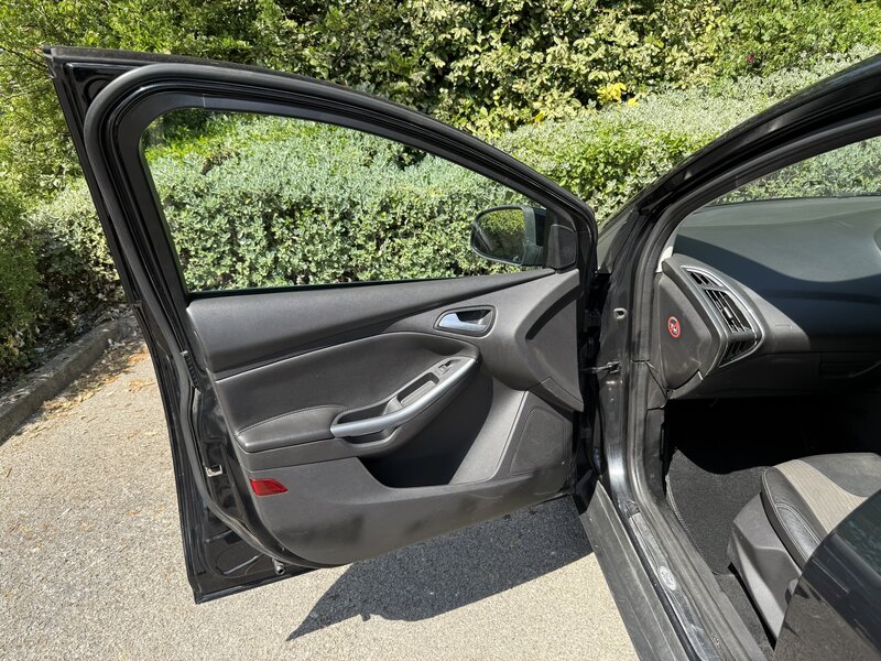 Used Ford Focus 2011 for sale - 76569341: Photo 11