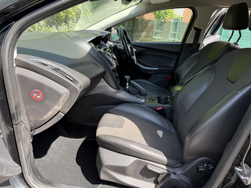 Used Ford Focus 2011 for sale - 76569341: Photo 14