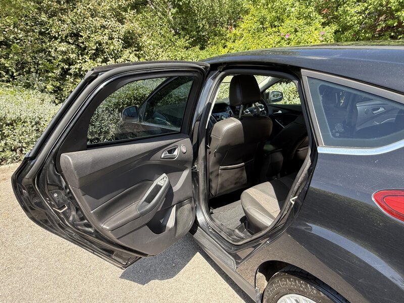 Used Ford Focus 2011 for sale - 76569341: Photo 16